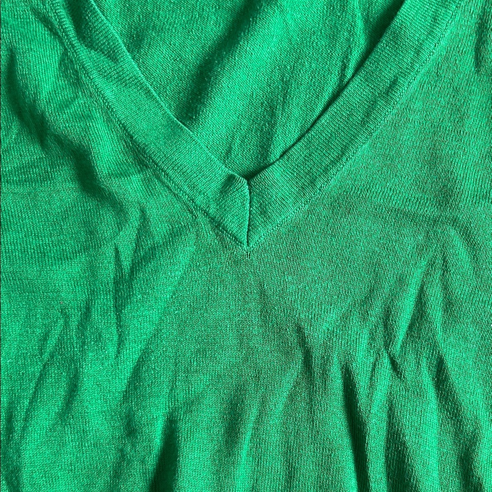 Forever 21 Vibrant Green V-Neck Sweater - Picture 3 of 4